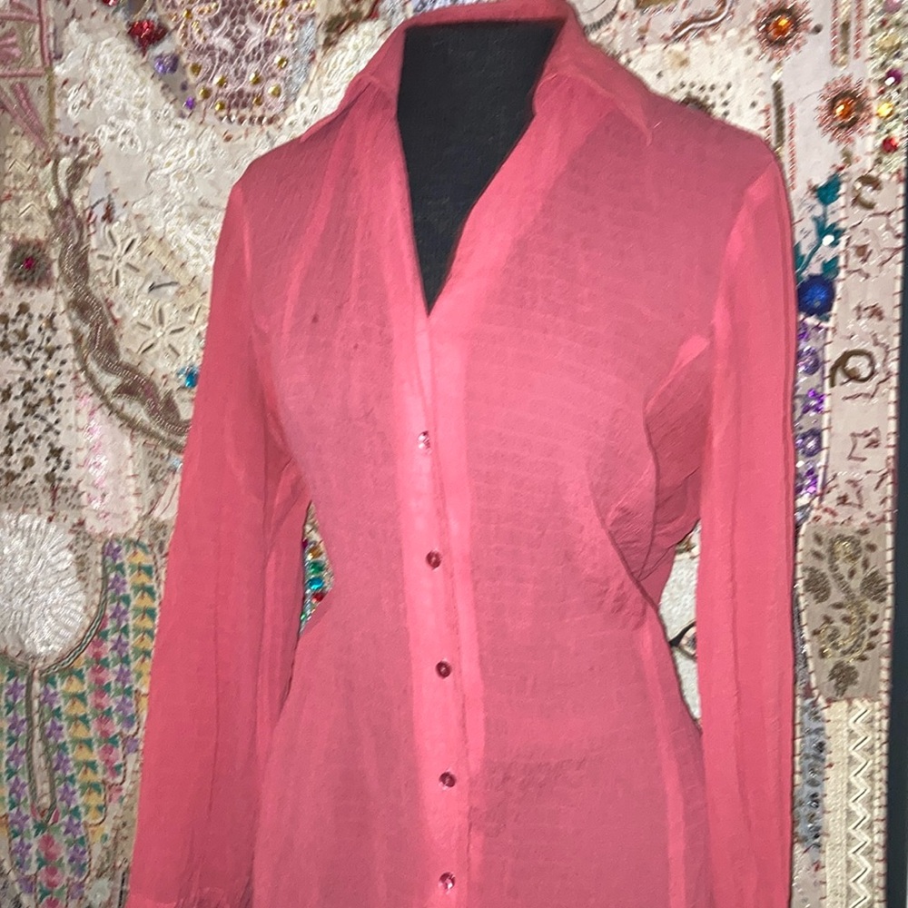 99% Silk 1% Lycra/Spandex peachy Cripple texture 6 buttoned closure